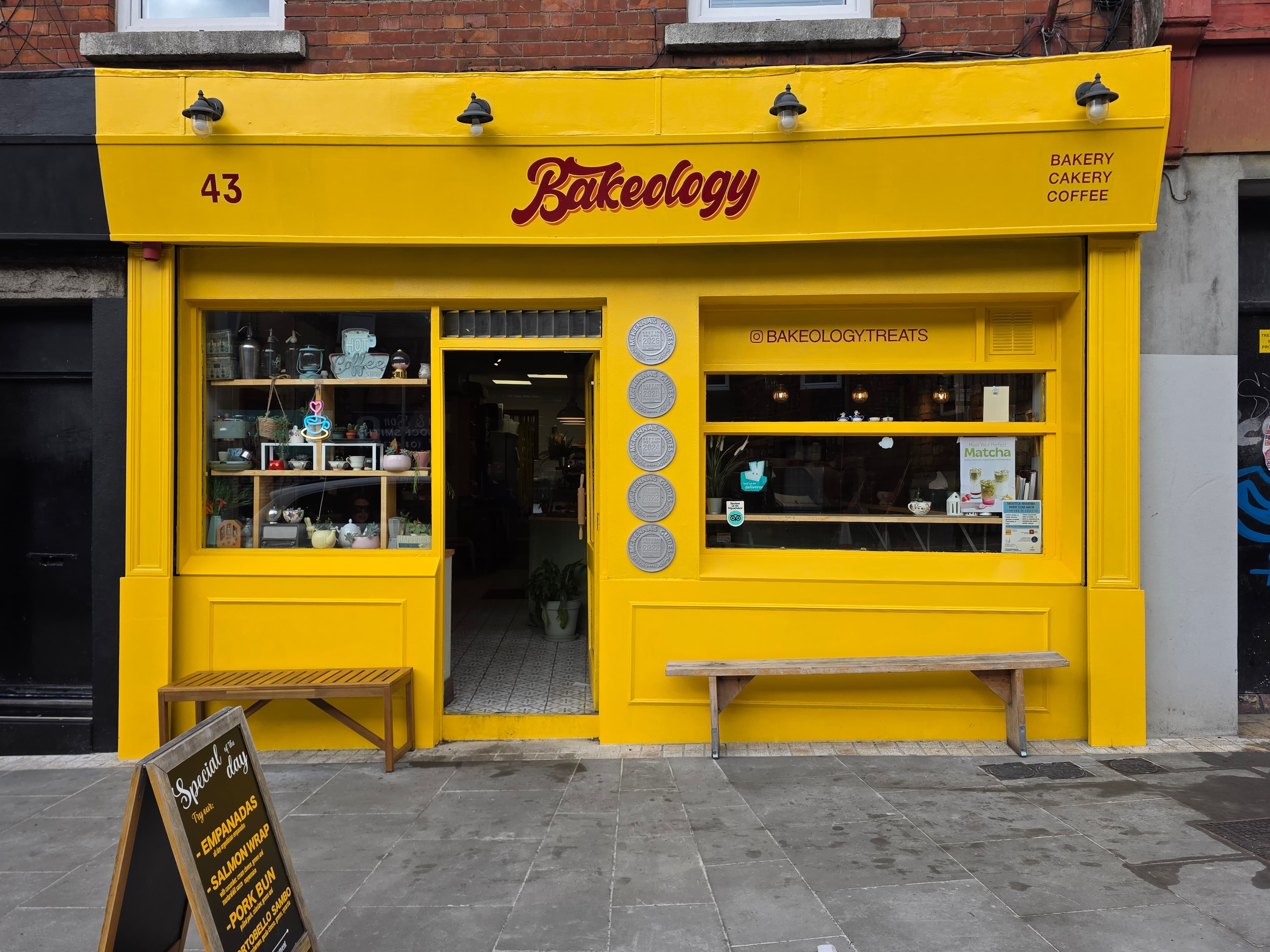 BAKEOLOGY ENTRANCE