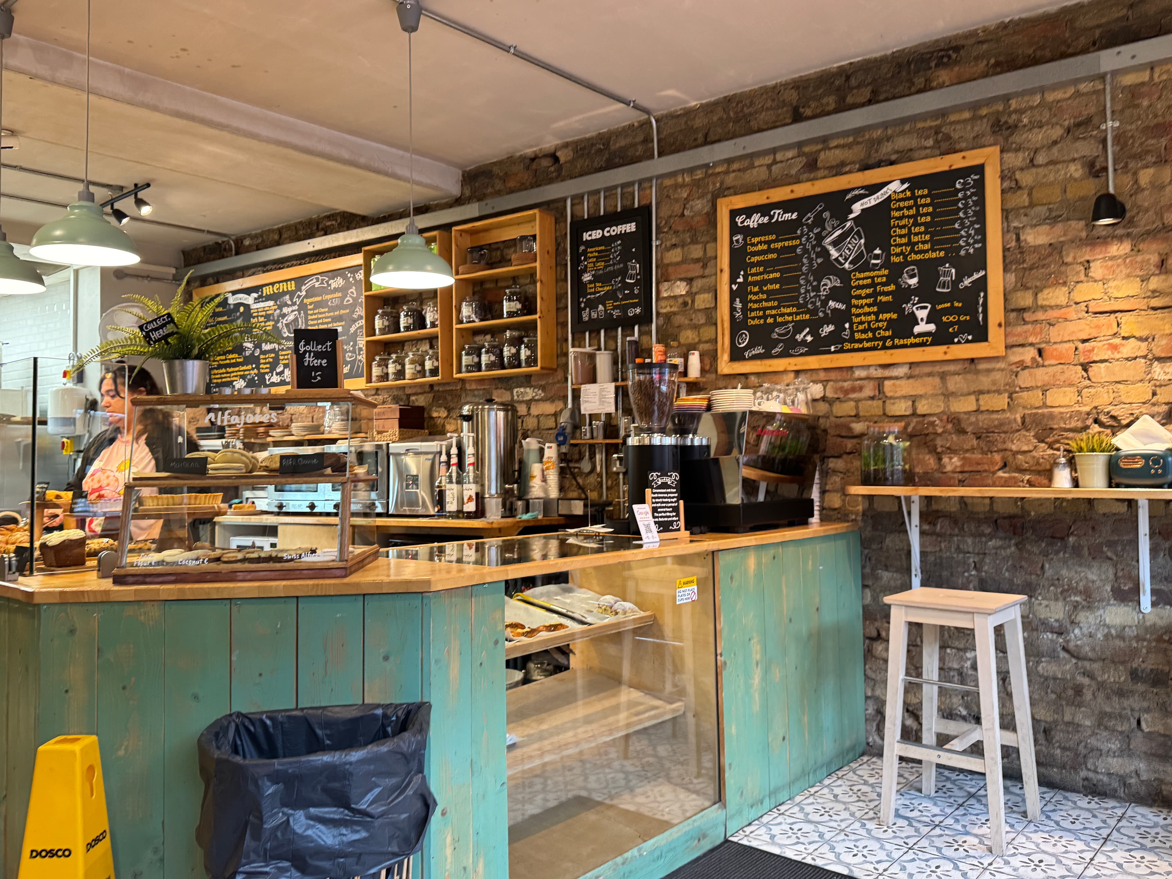 CAFE SERVICE AREA