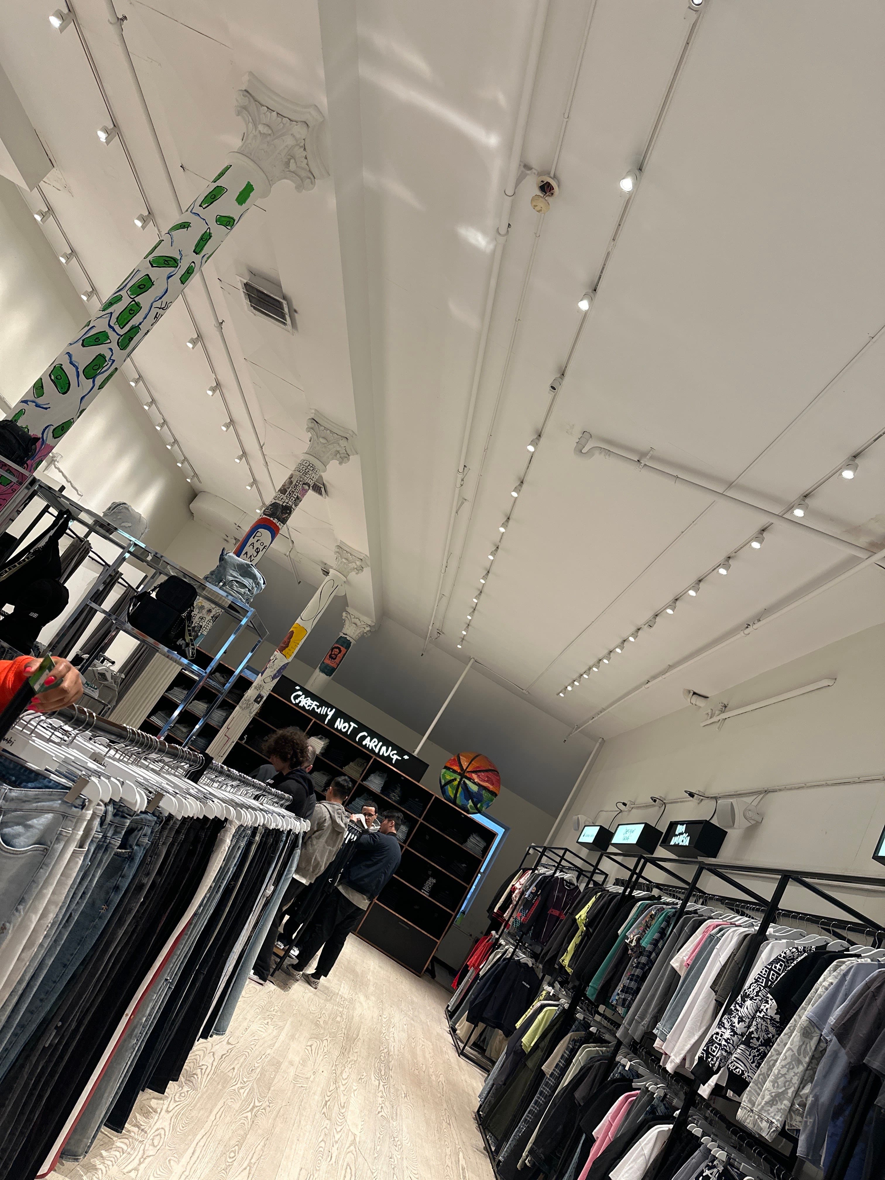 APPAREL RACKS