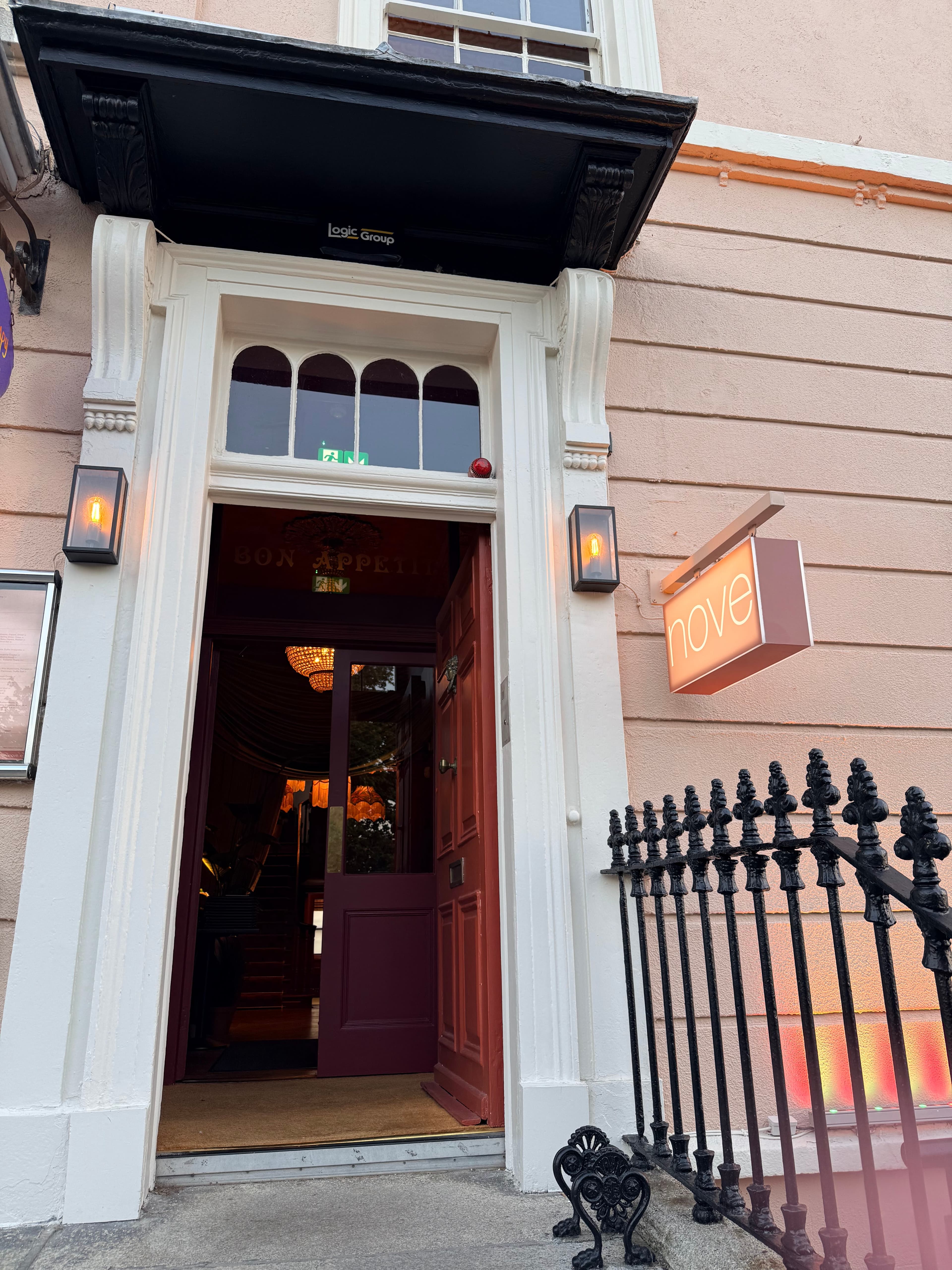 NOVE RESTAURANT ENTRANCE