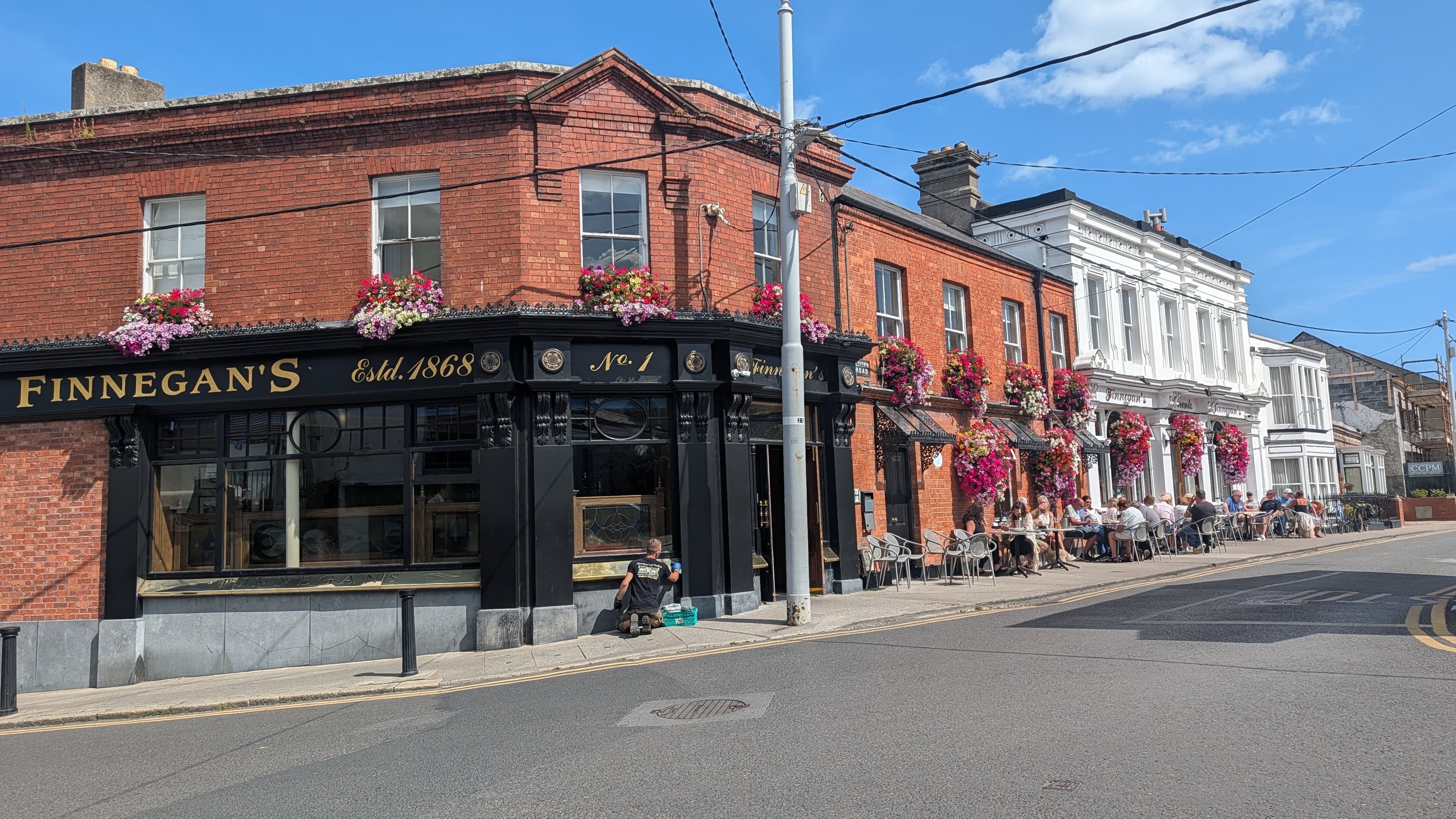 FINNEGAN'S EXTERIOR