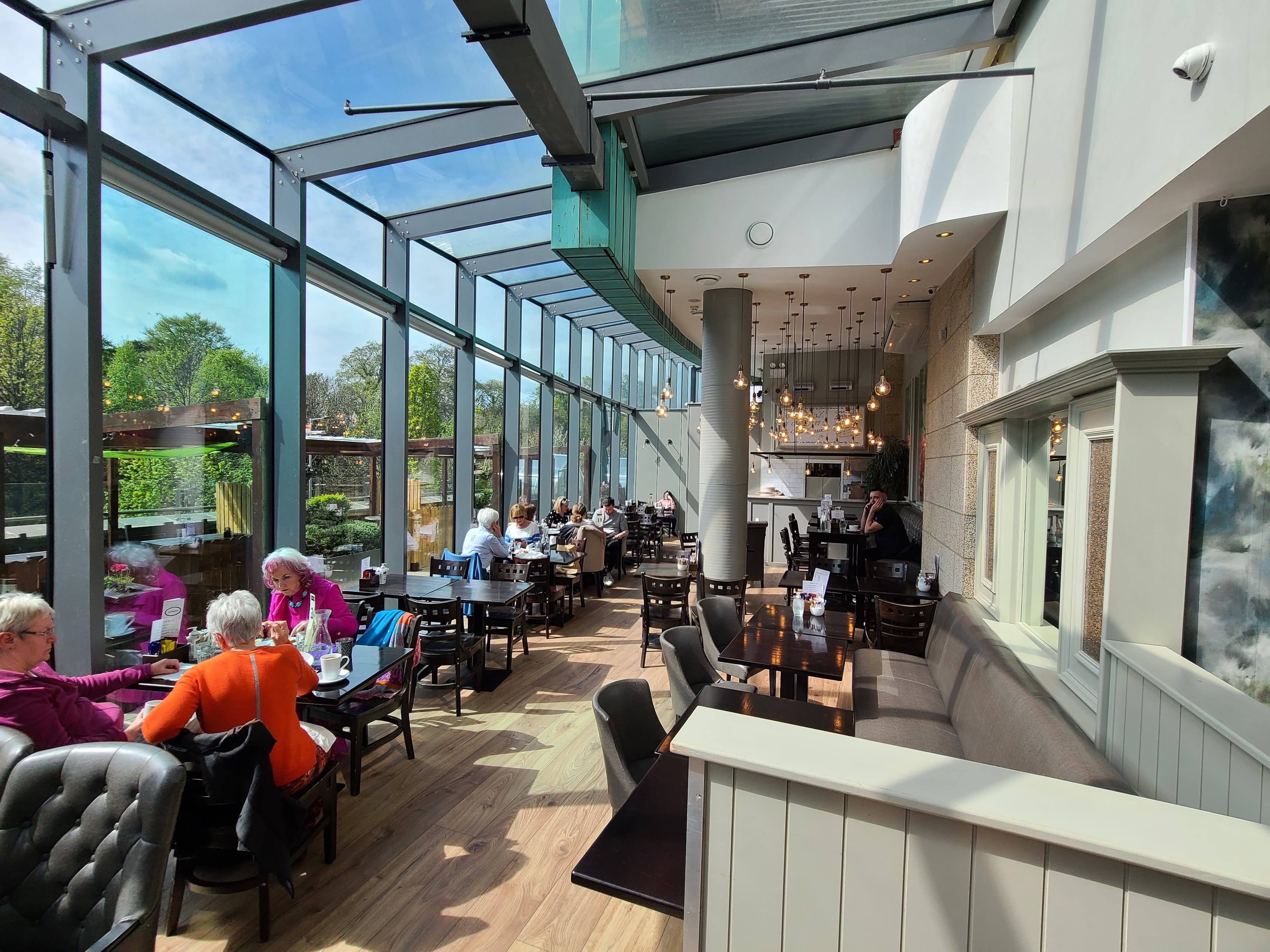 THE DINING ROOM