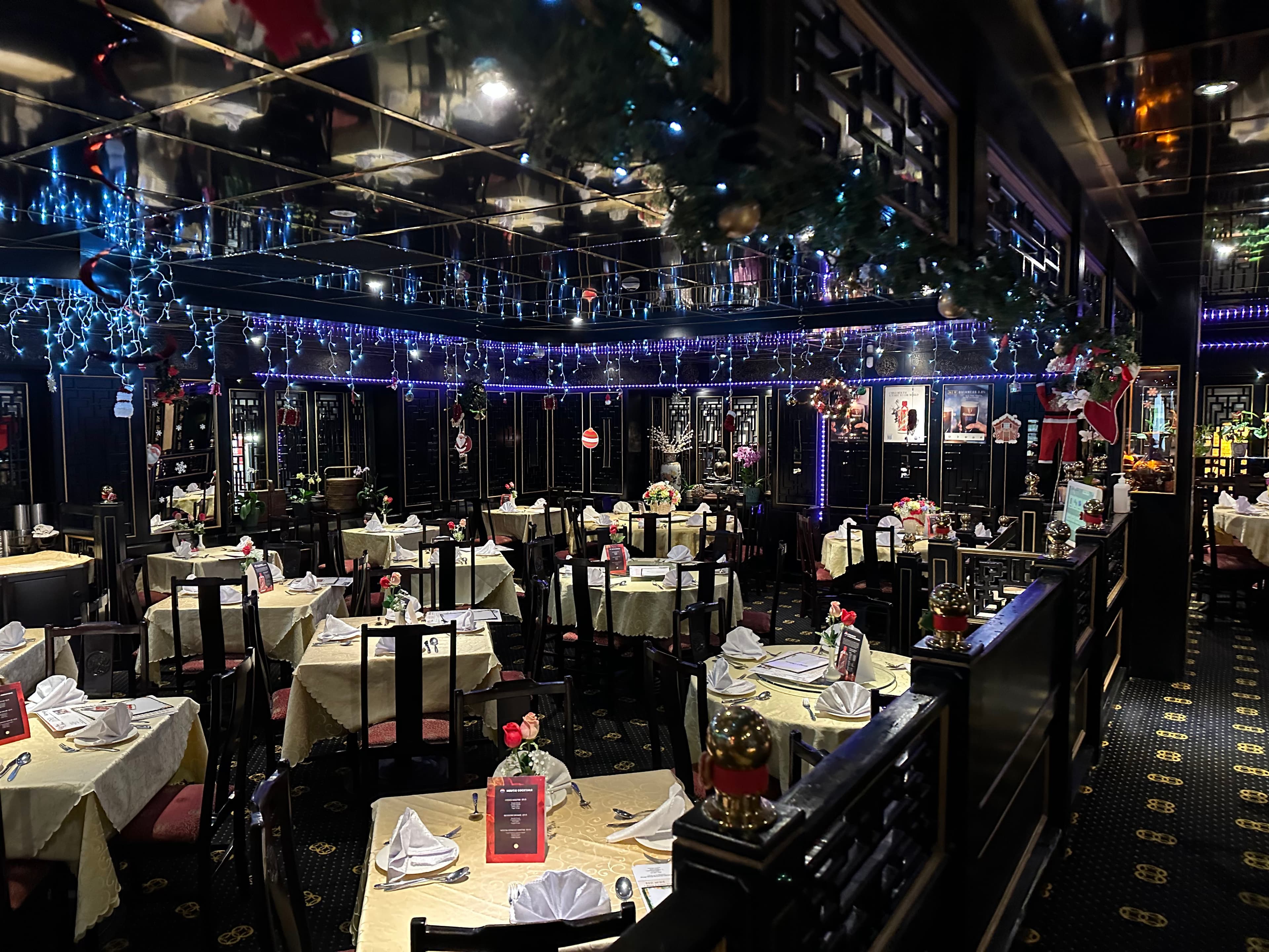 RESTAURANT FLOOR