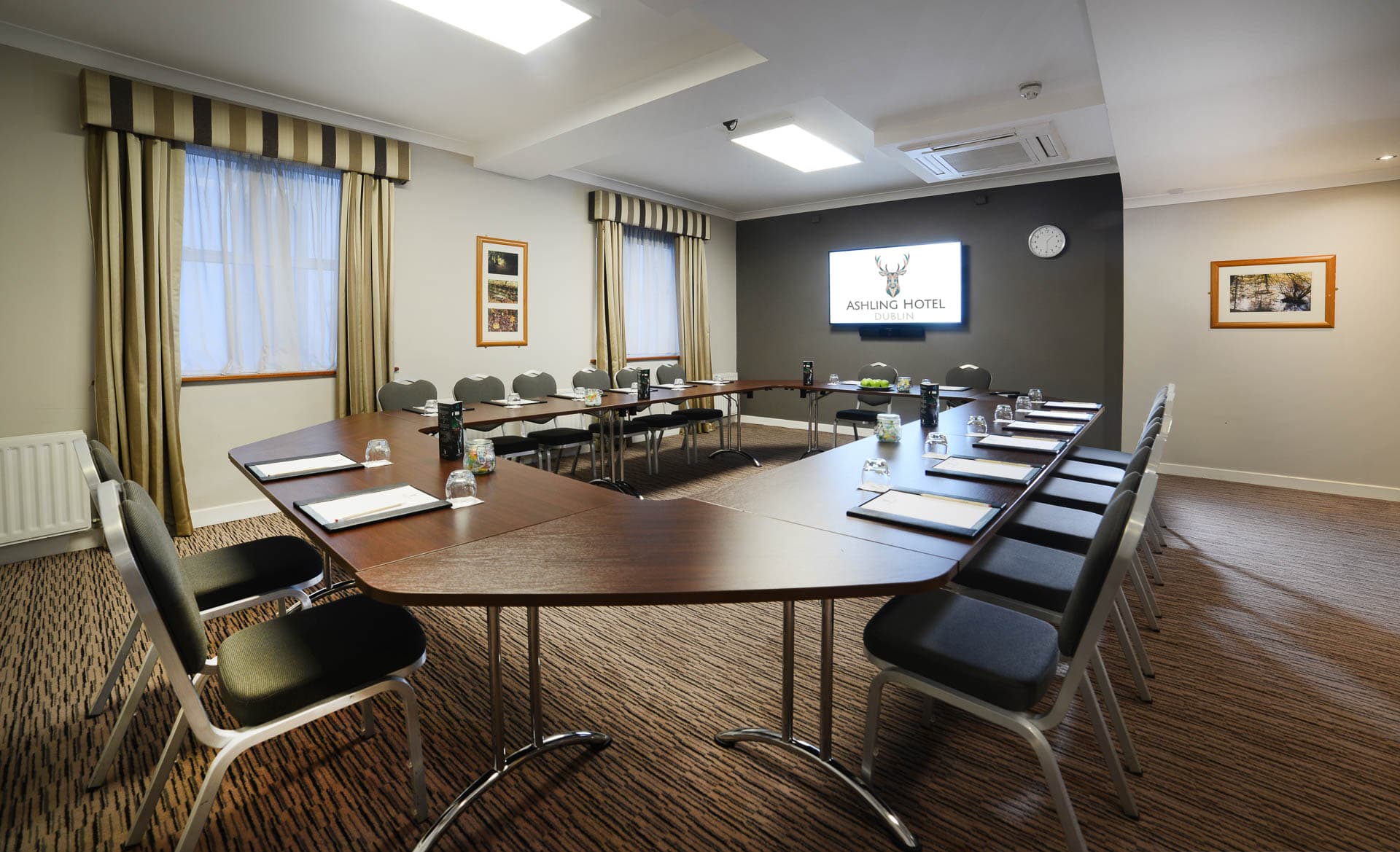 MEETING ROOM