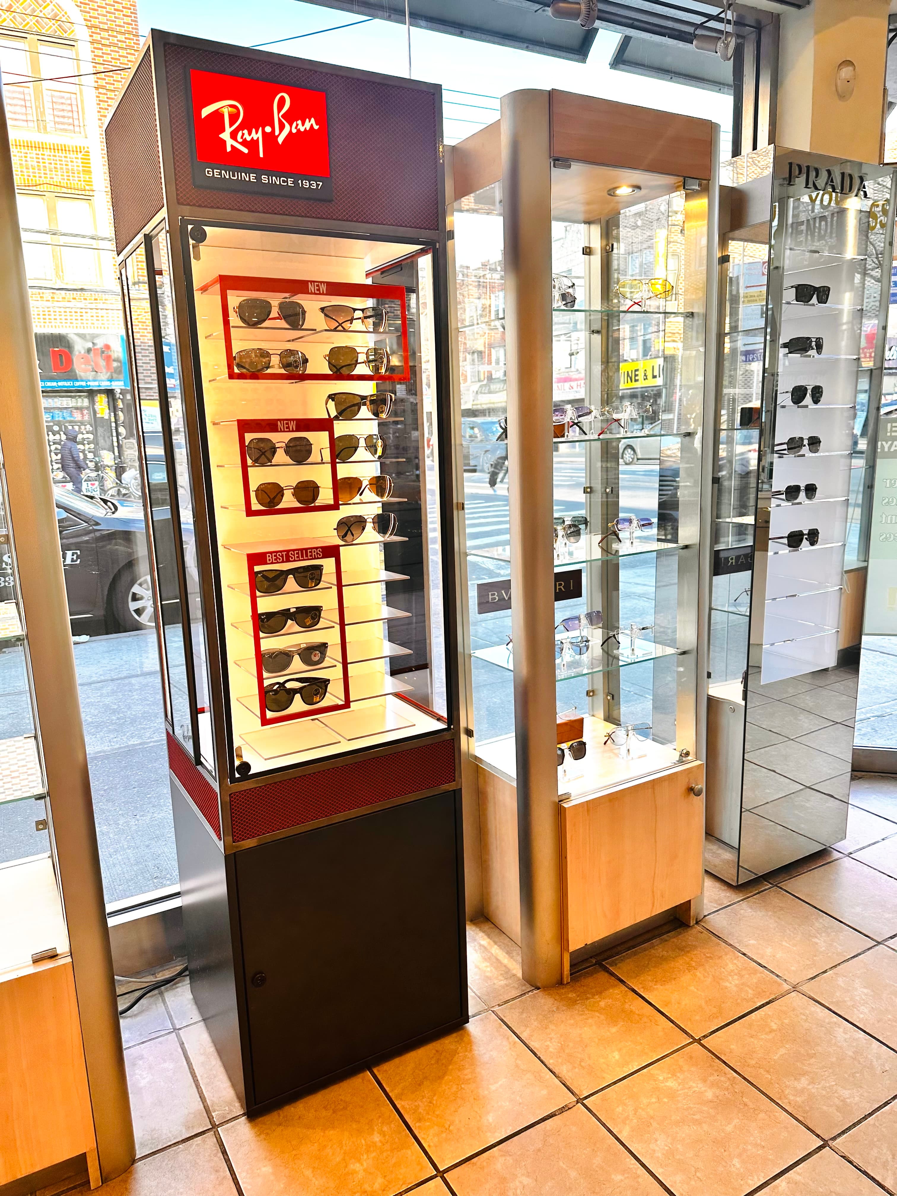 SUNGLASS DISPLAY