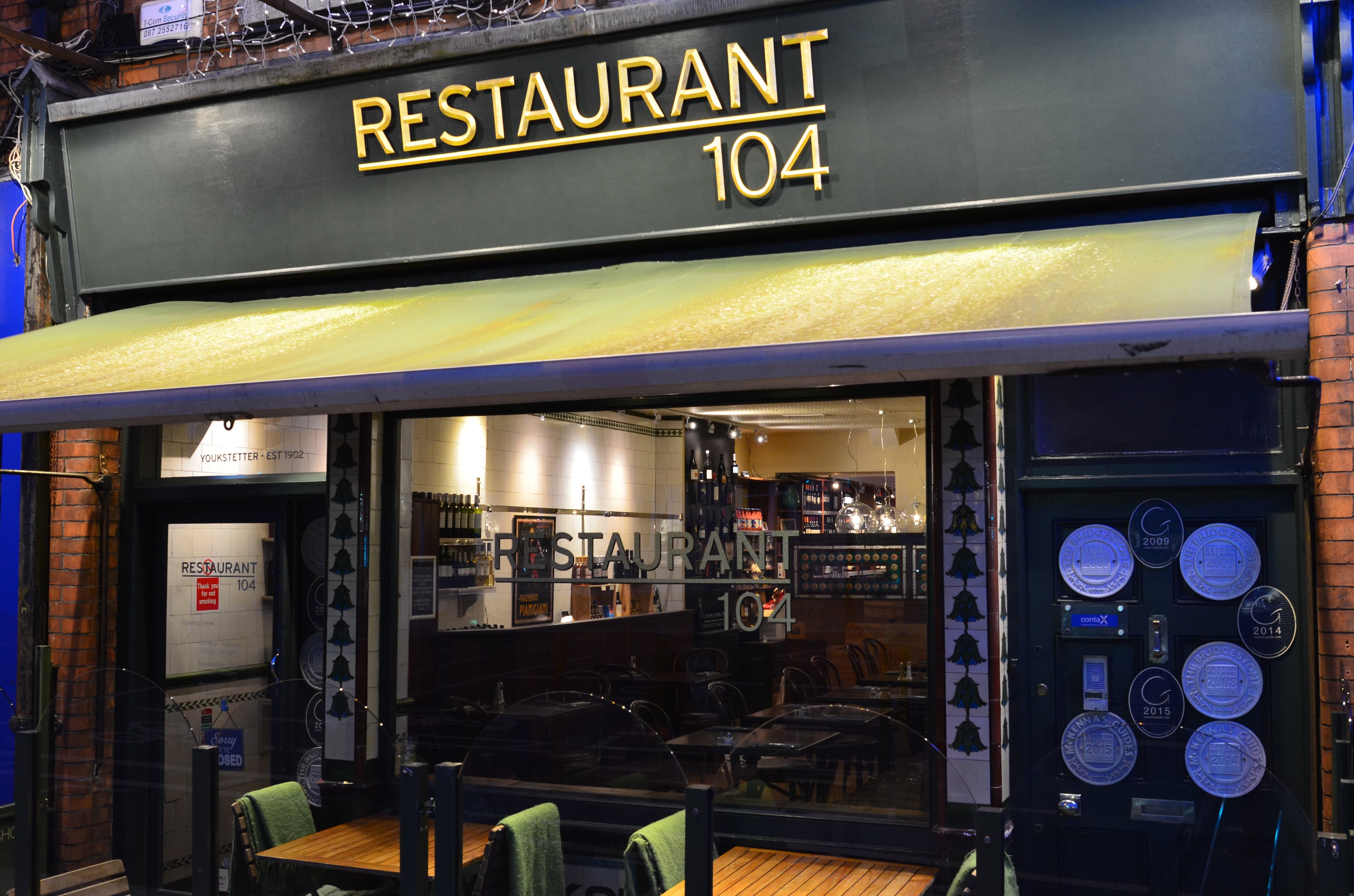 RESTAURANT 104 EXTERIOR