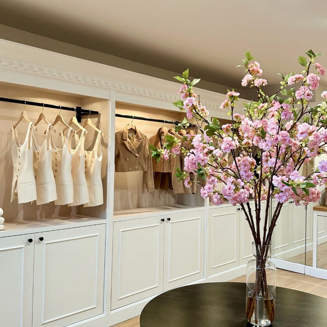 BOUTIQUE DISPLAY
