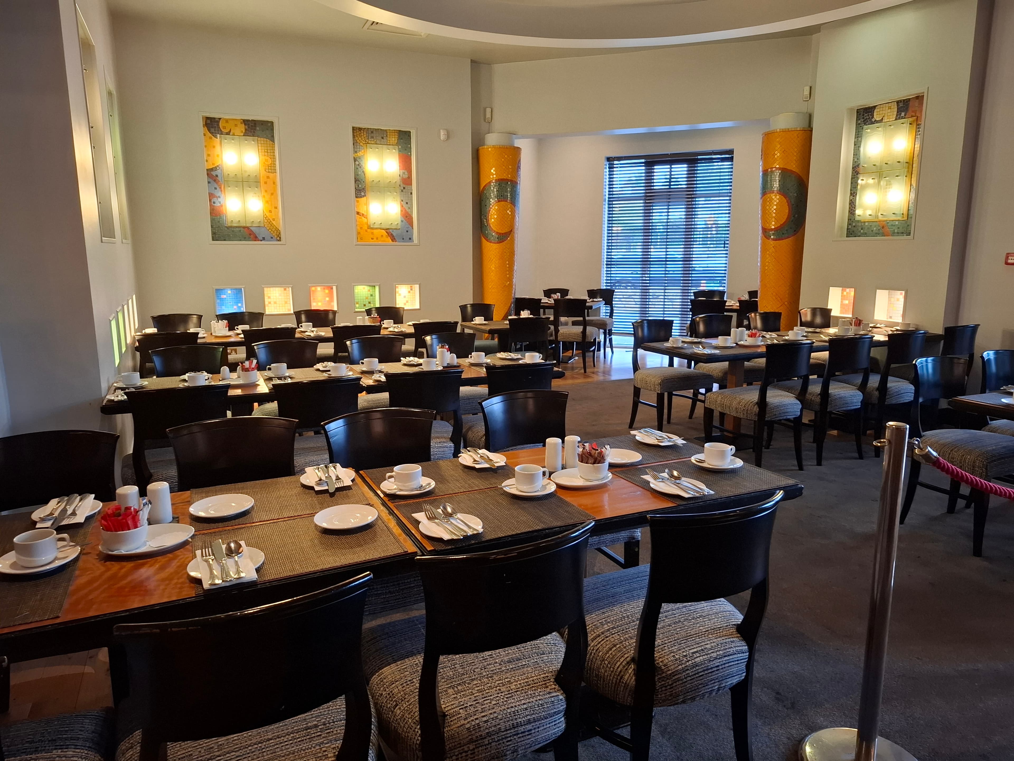 THE DINING ROOM