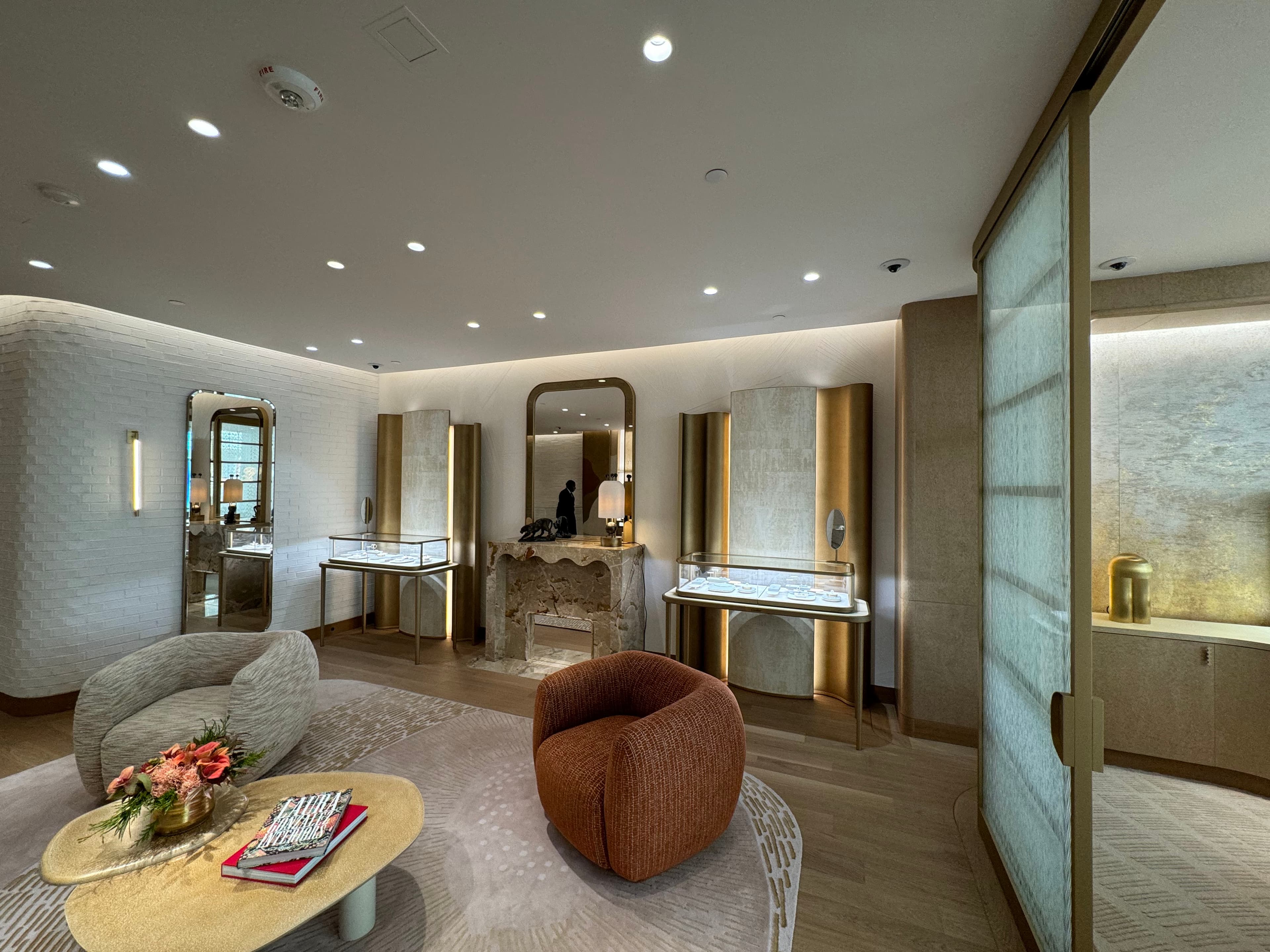 THE BOUTIQUE FLOOR
