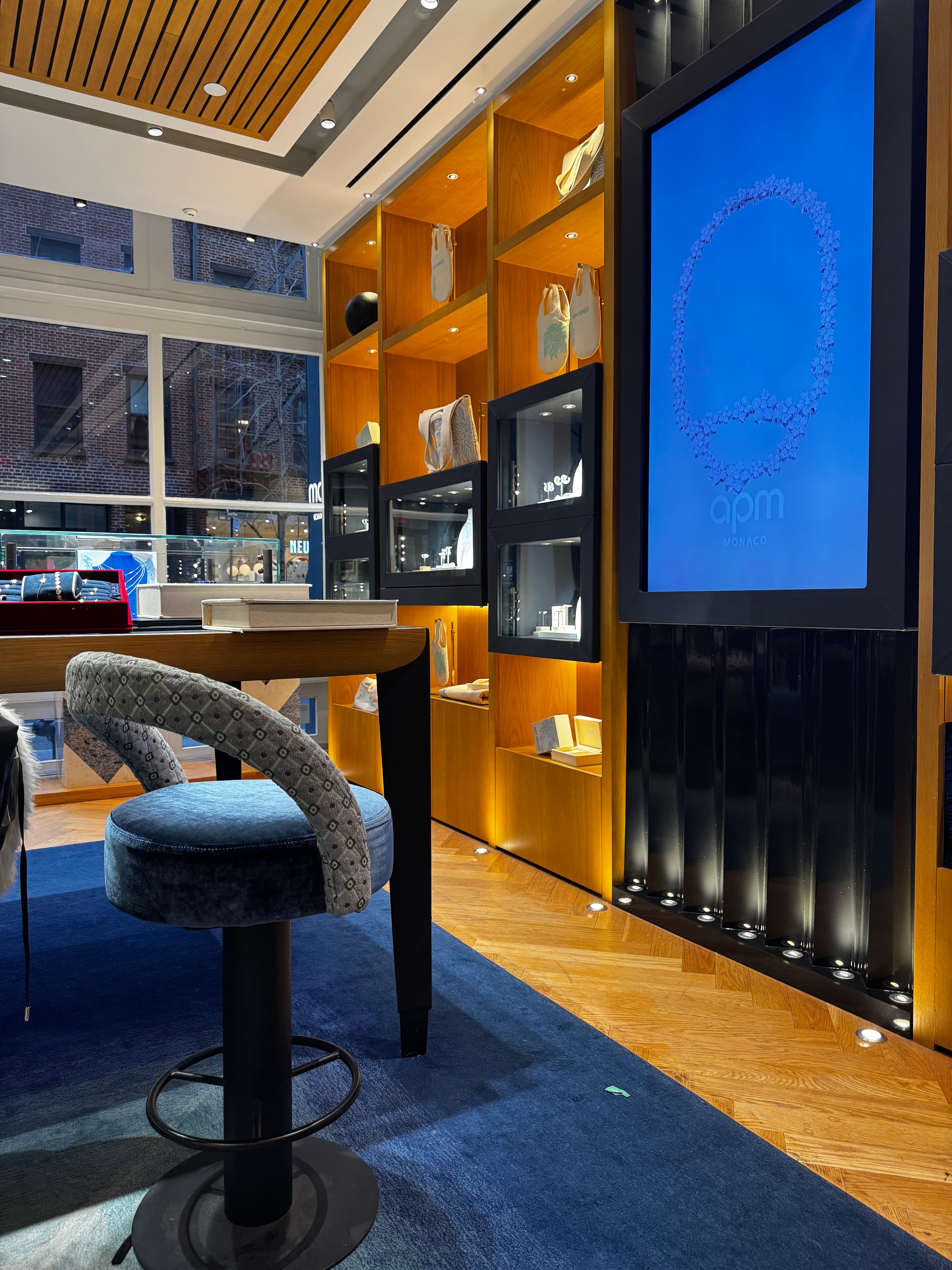 BOUTIQUE INTERIOR