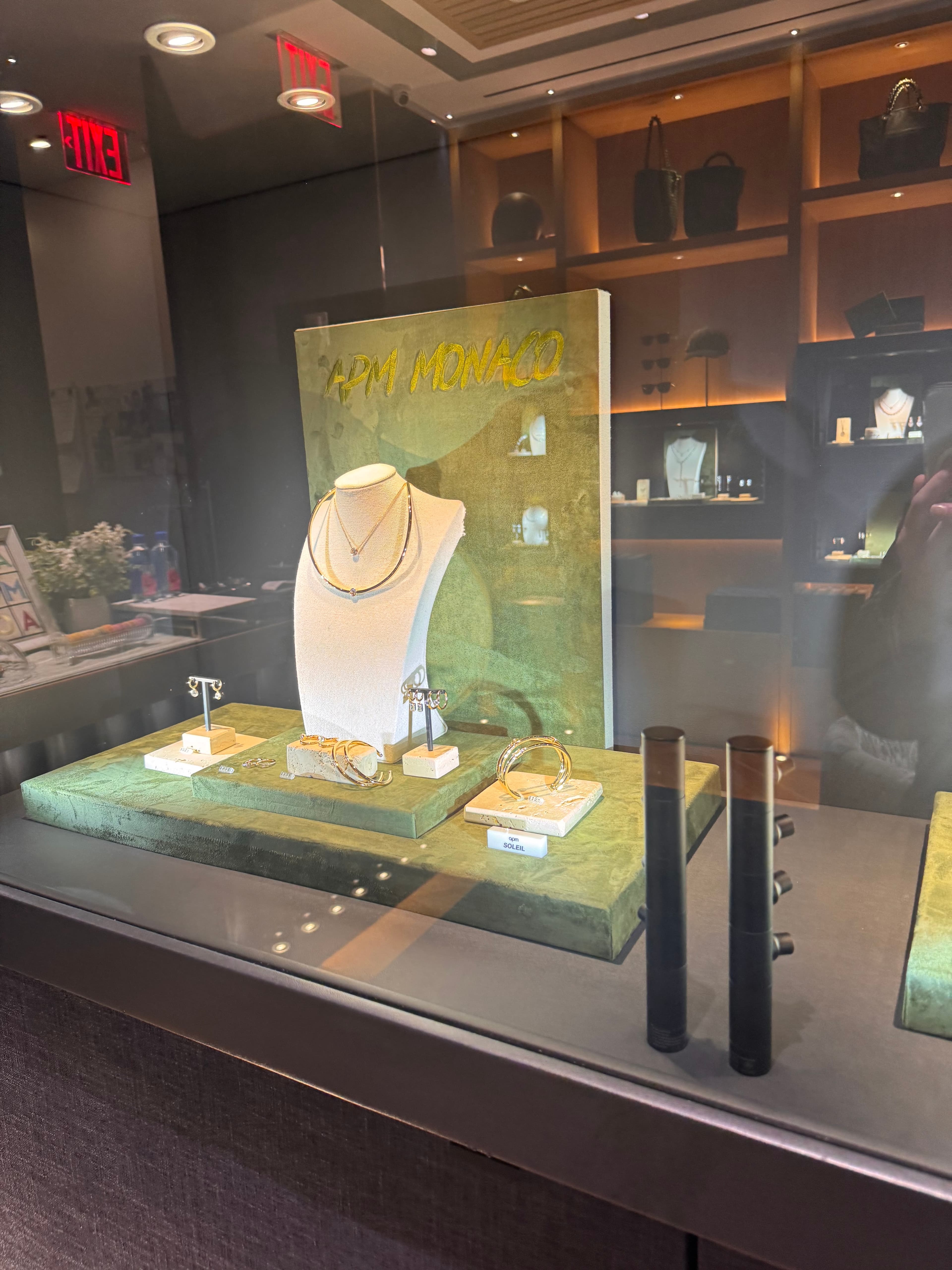 NECKLACE DISPLAY