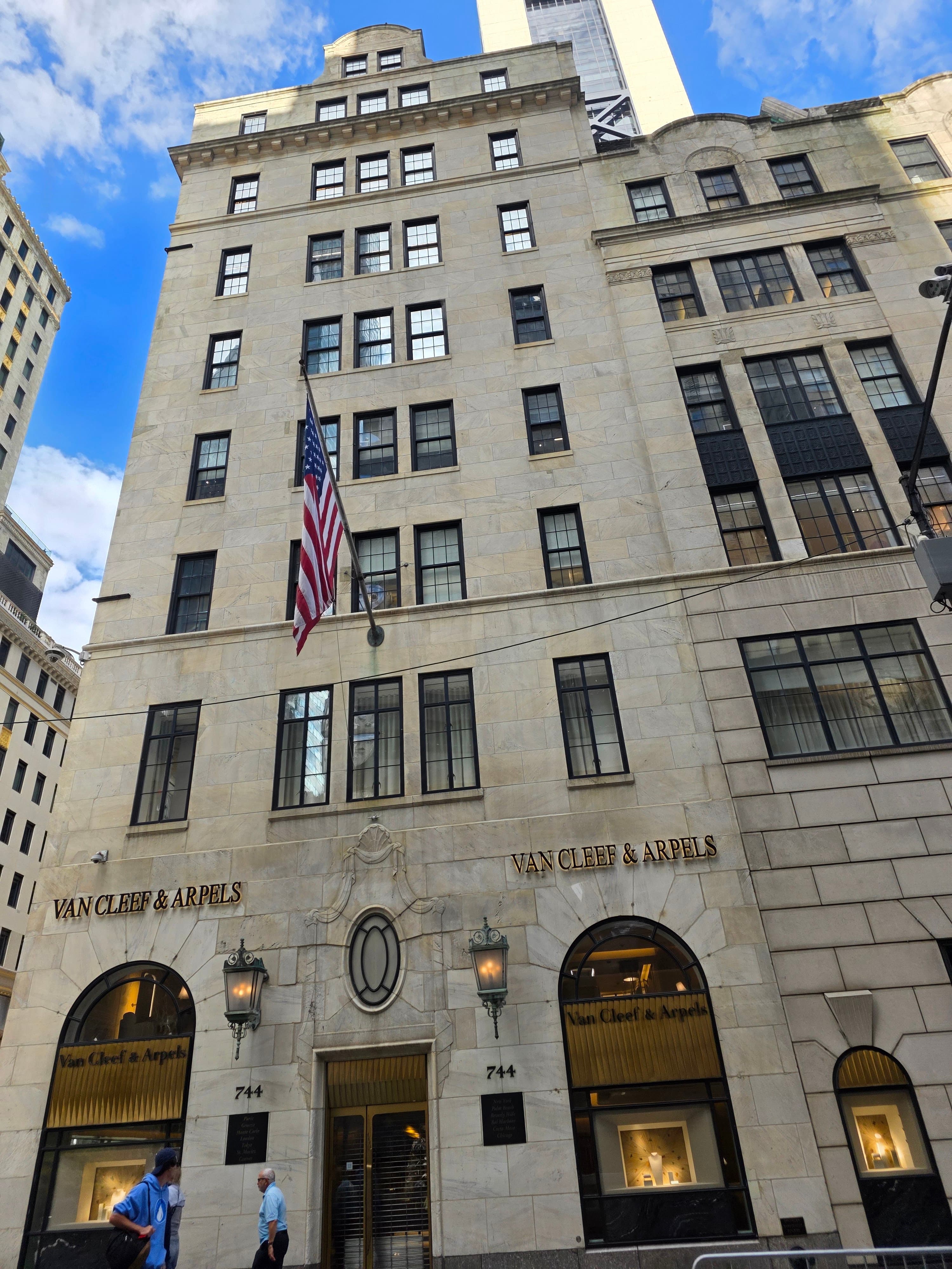 FIFTH AVENUE BOUTIQUE