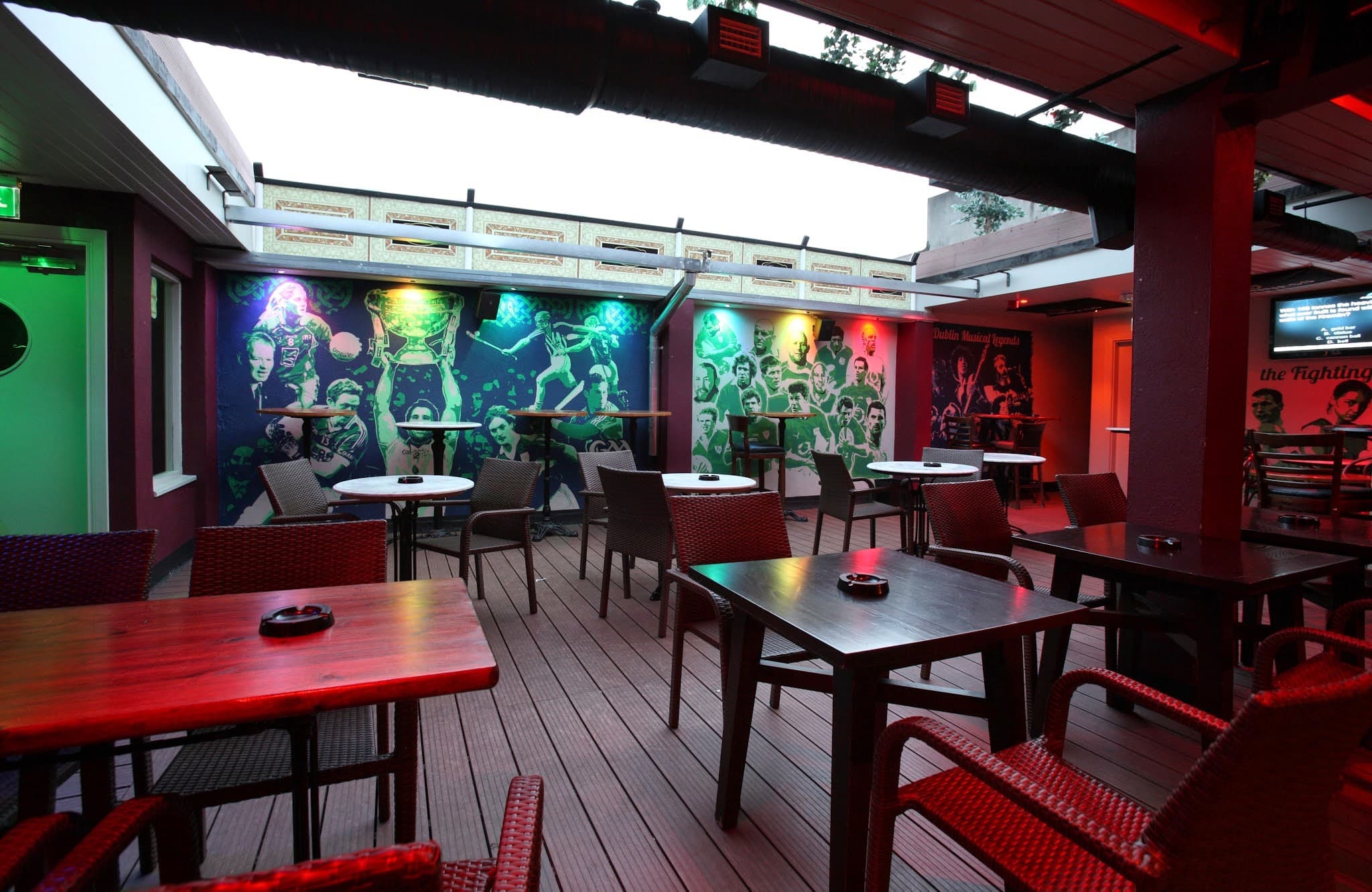 THE OUTDOOR TERRACE
