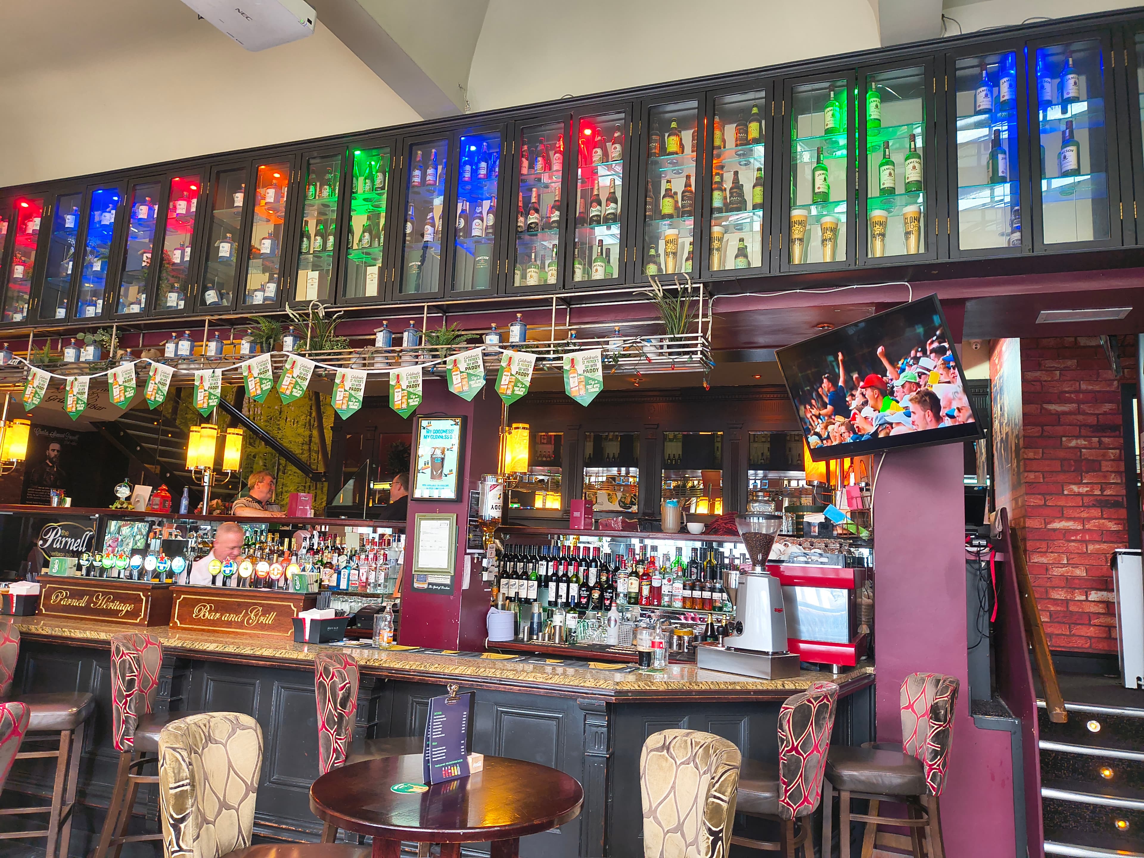 THE PUB BAR