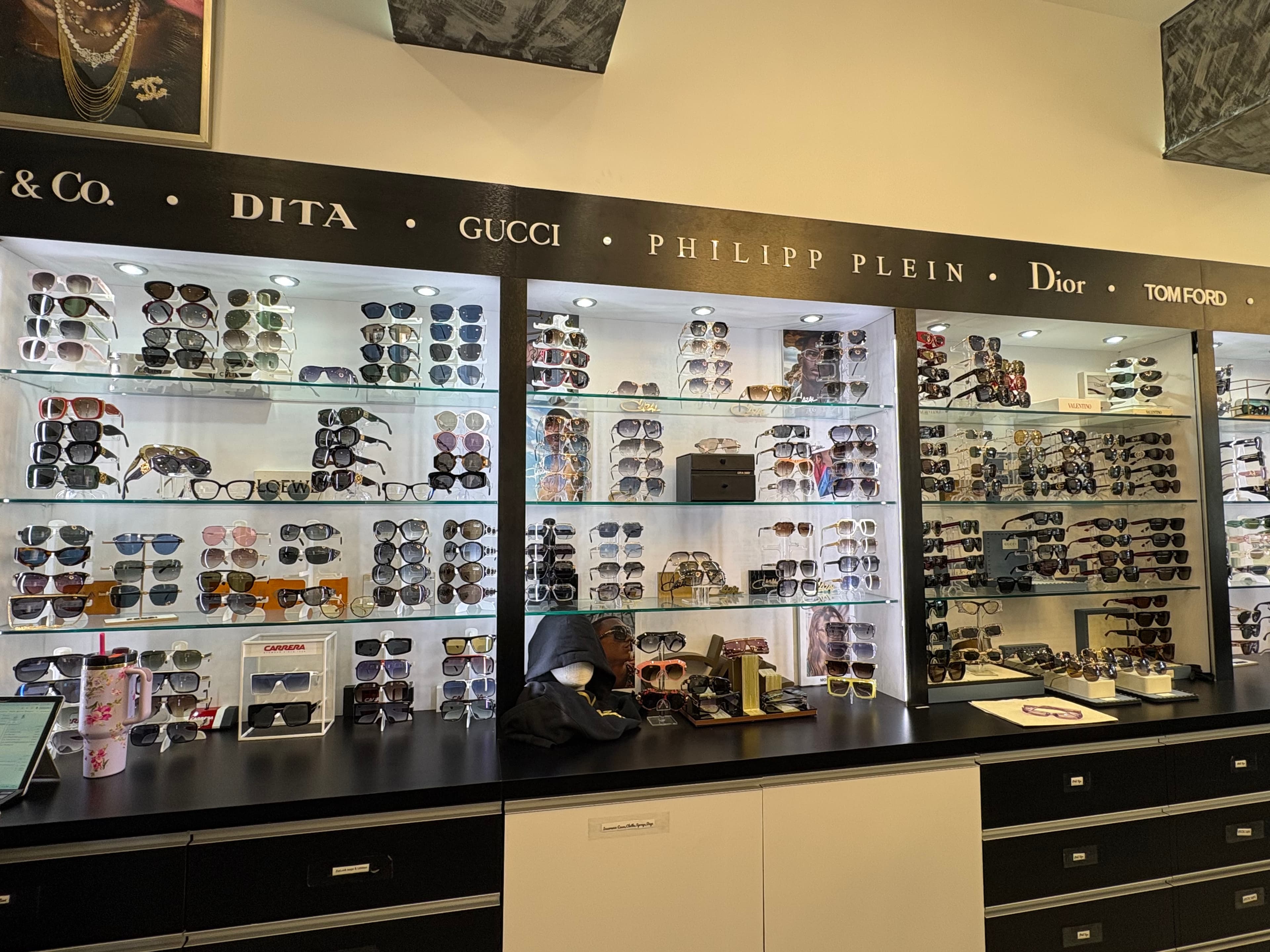 EYEWEAR DISPLAY
