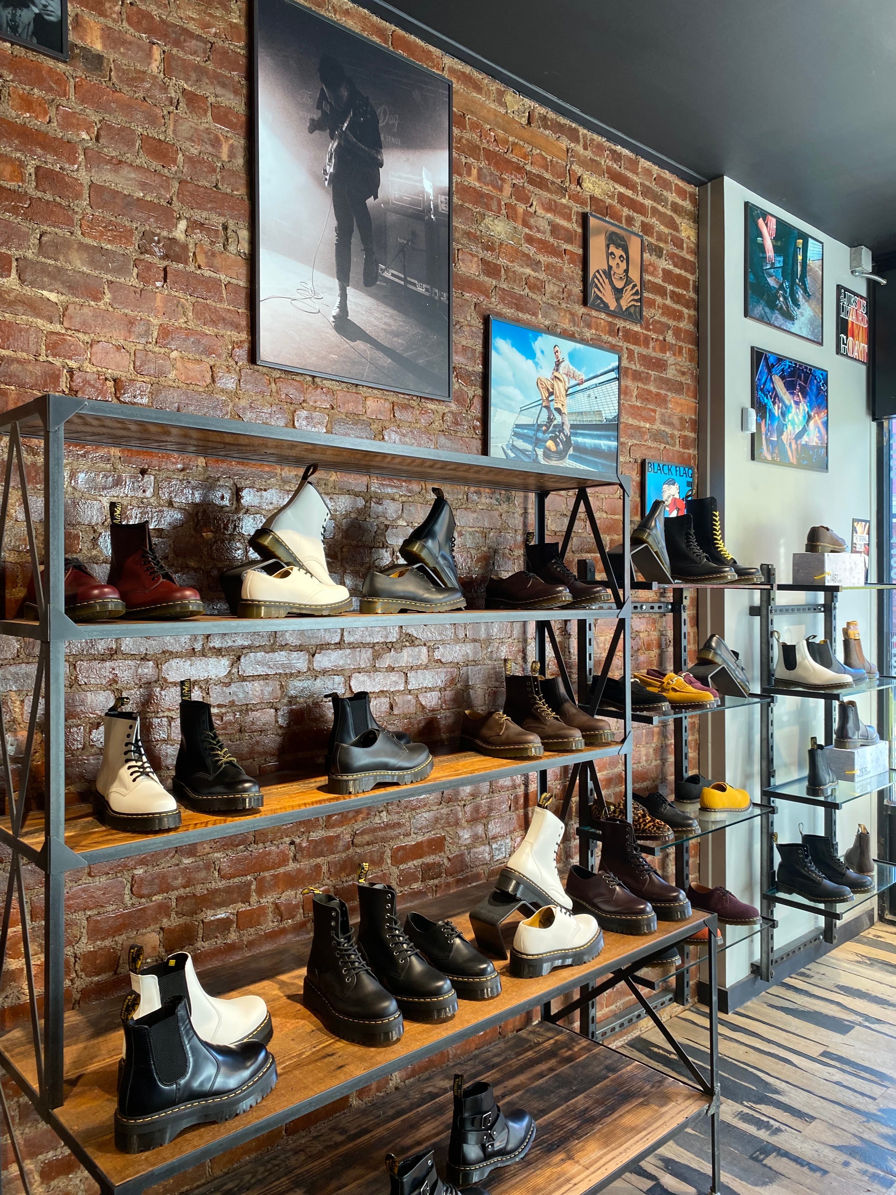 BOOT DISPLAY