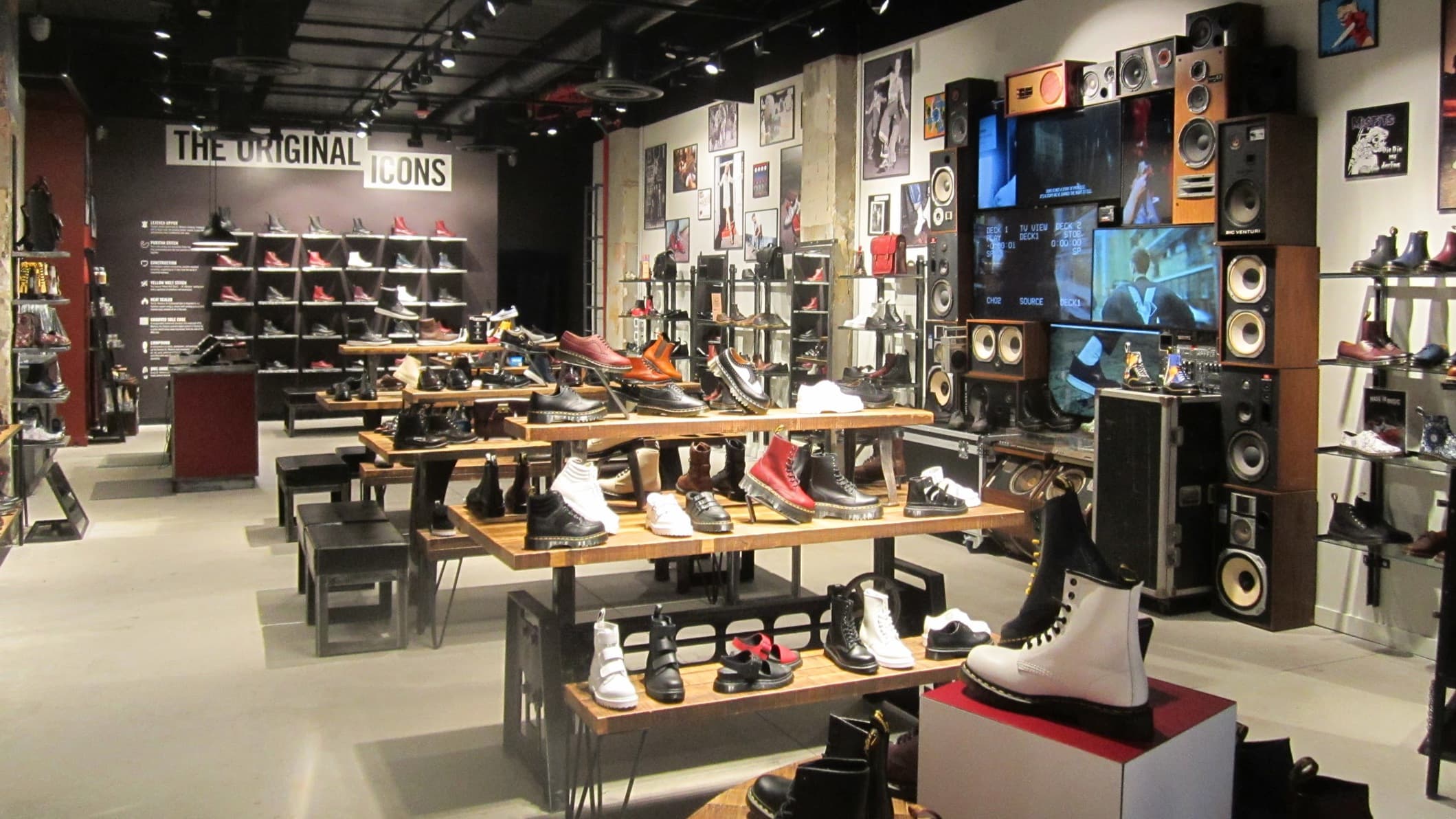 SHOE DISPLAY