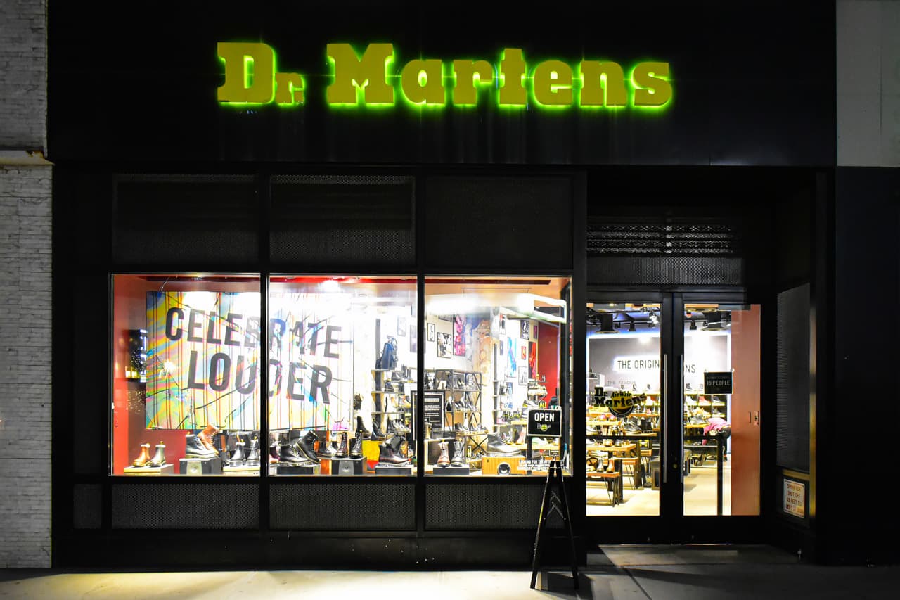 NIGHTTIME STOREFRONT