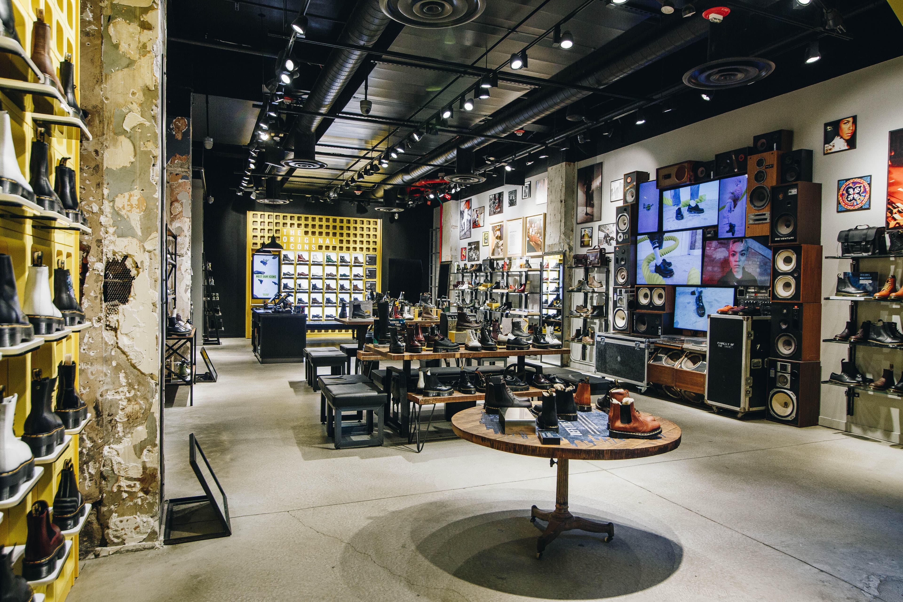 THE STORE FLOOR