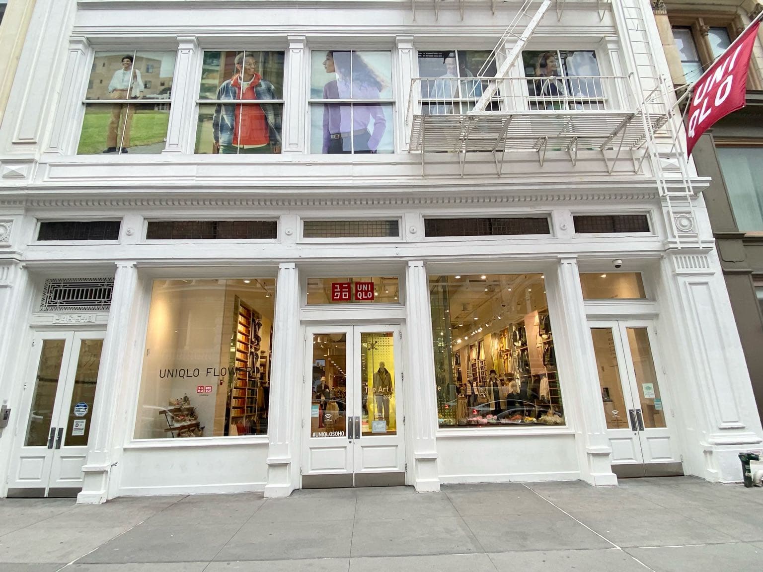 UNIQLO STOREFRONT