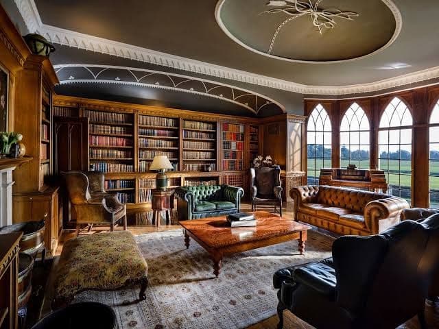 CASTLE LIBRARY LOUNGE