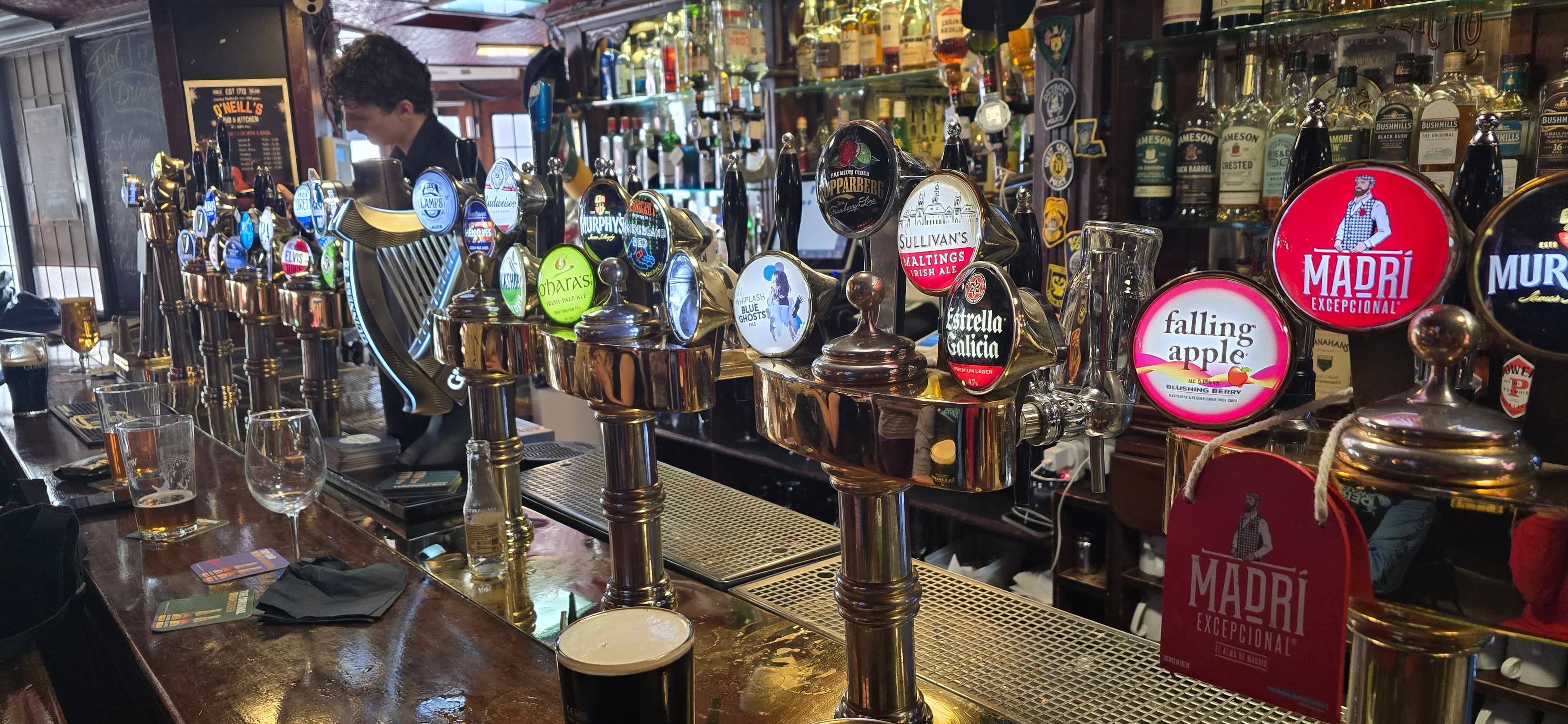 THE PUB BAR
