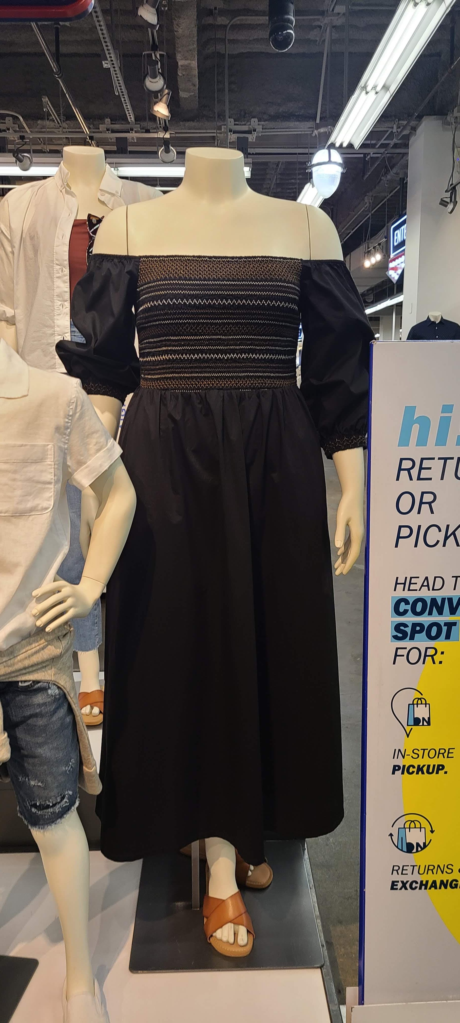 DRESS DISPLAY