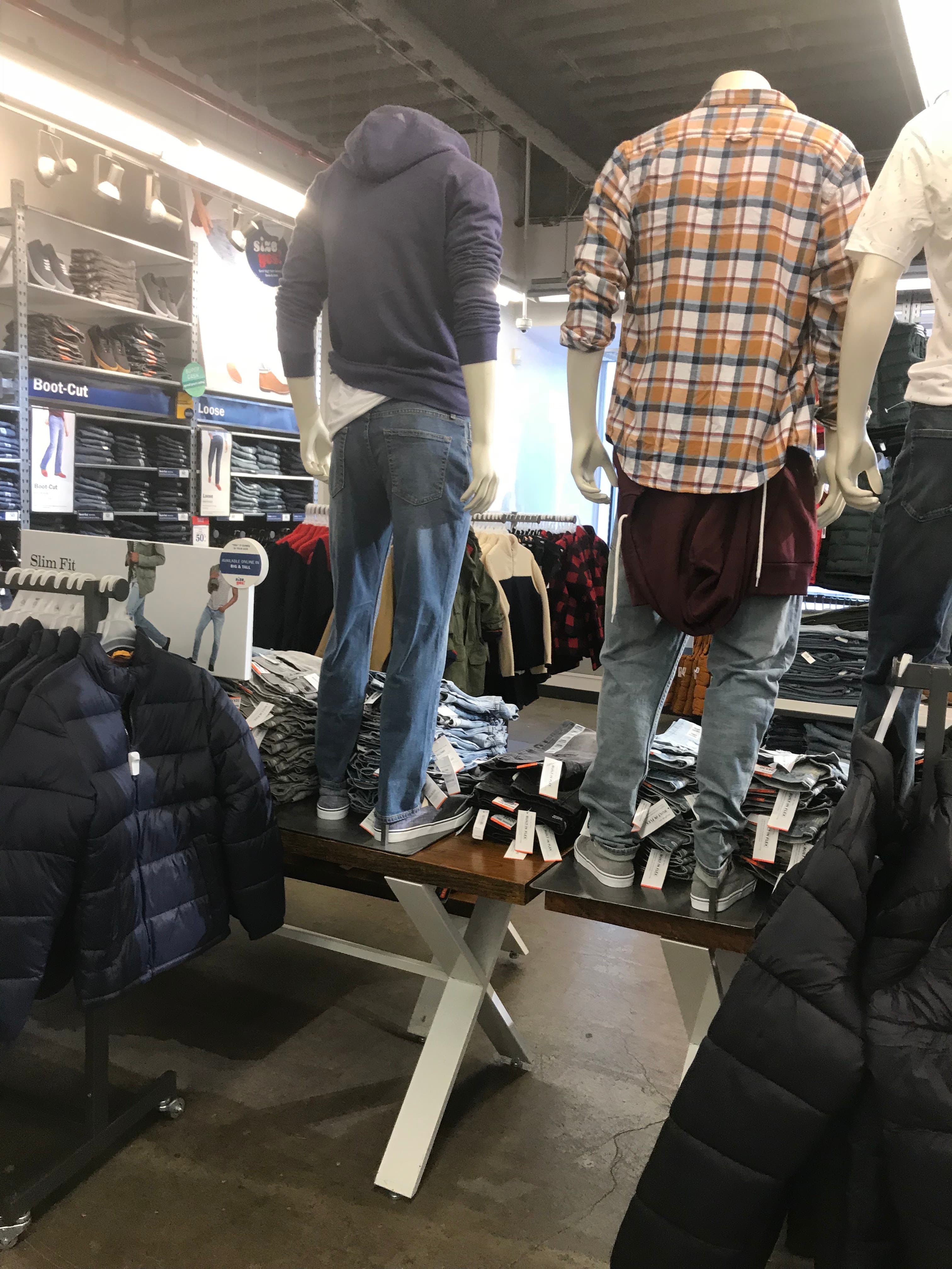 APPAREL DISPLAY