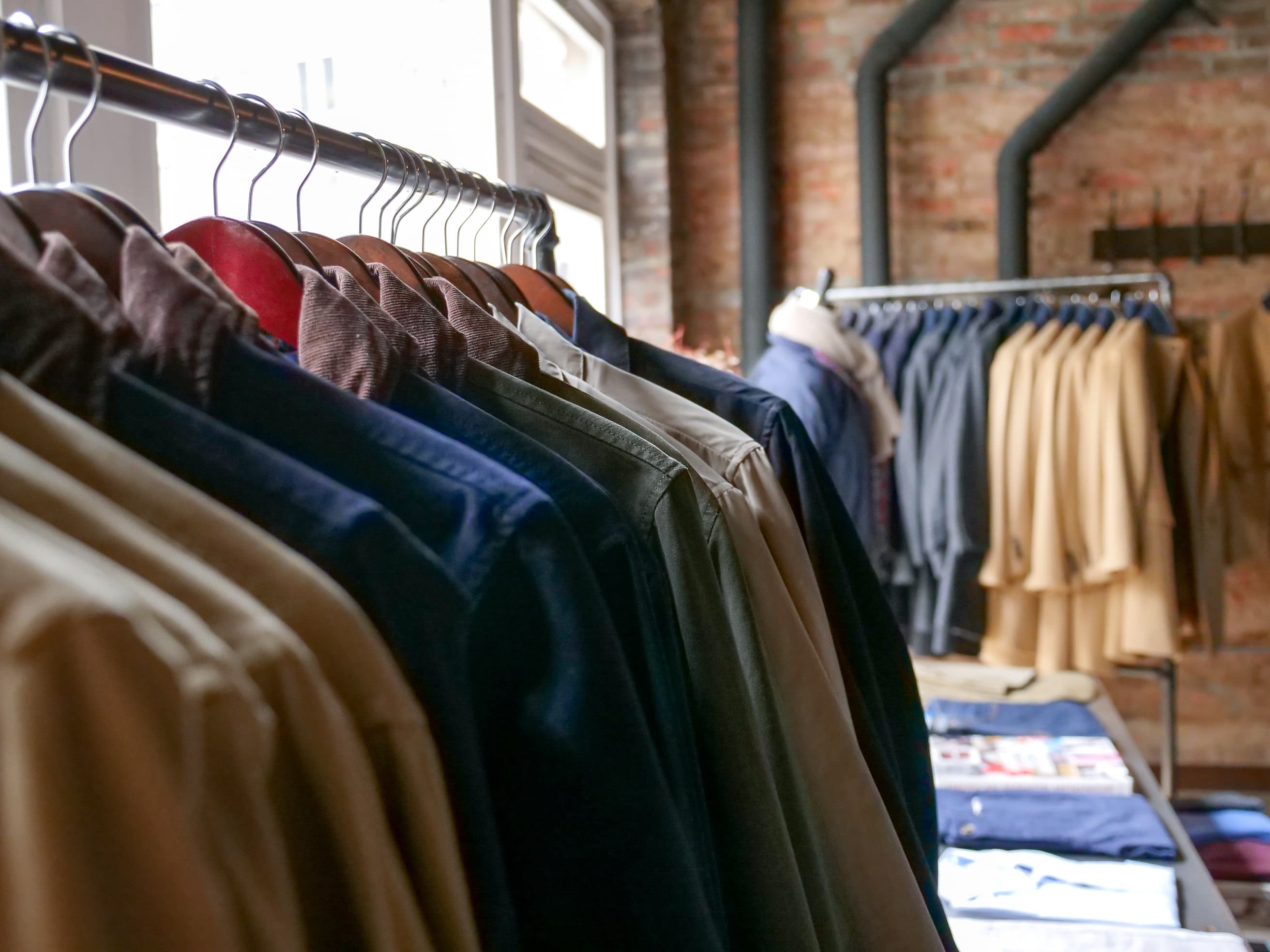 MENSWEAR RACKS