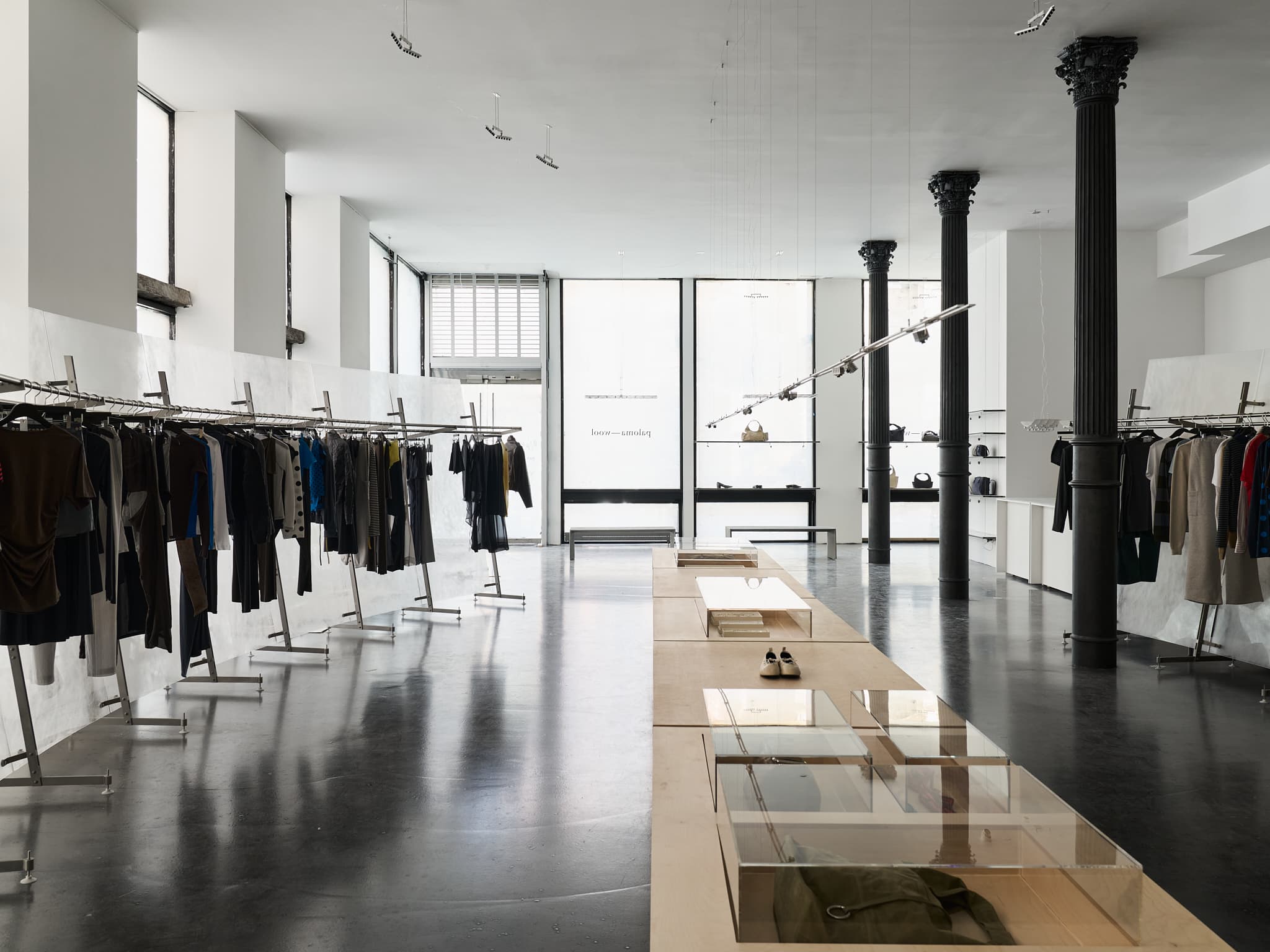 APPAREL DISPLAYS