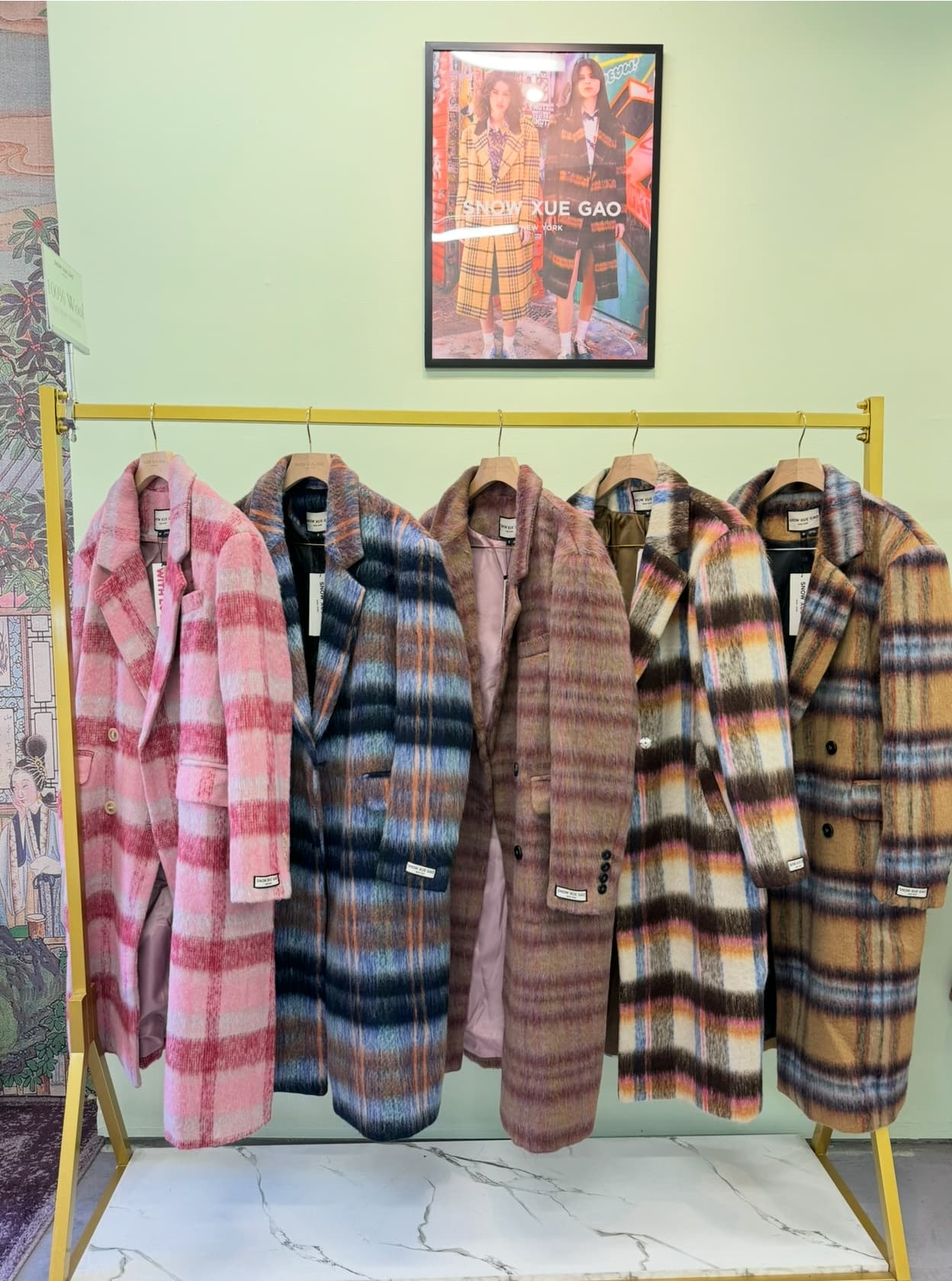 THE COAT DISPLAY