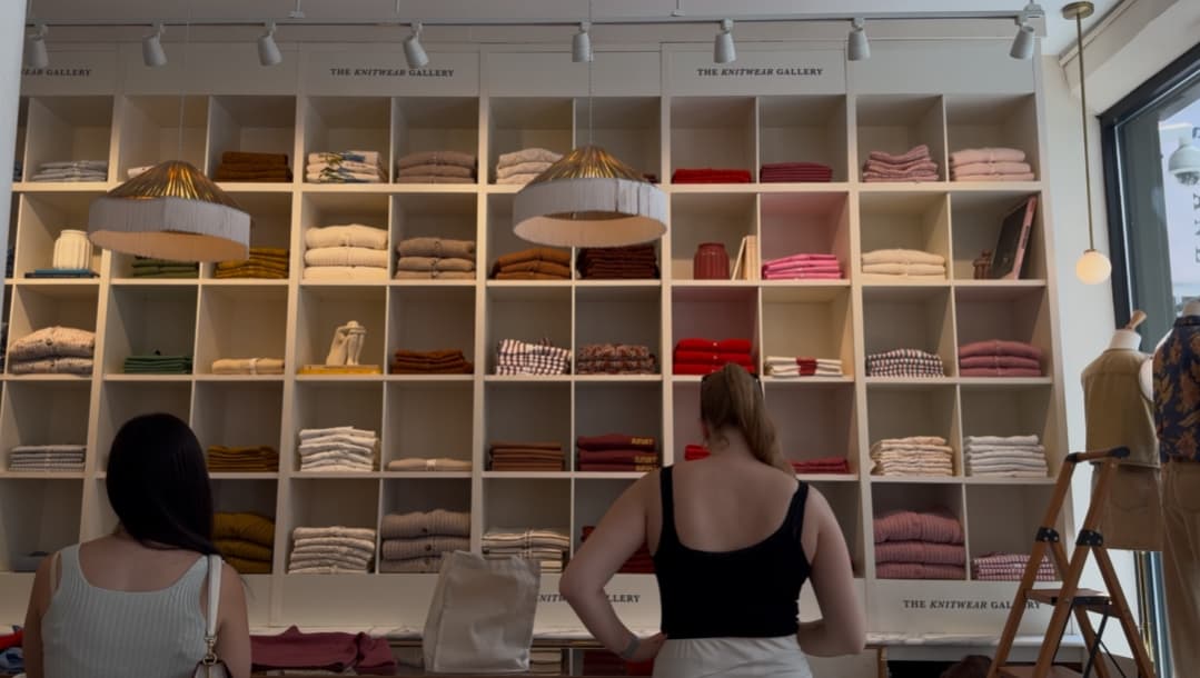 APPAREL SHELVES